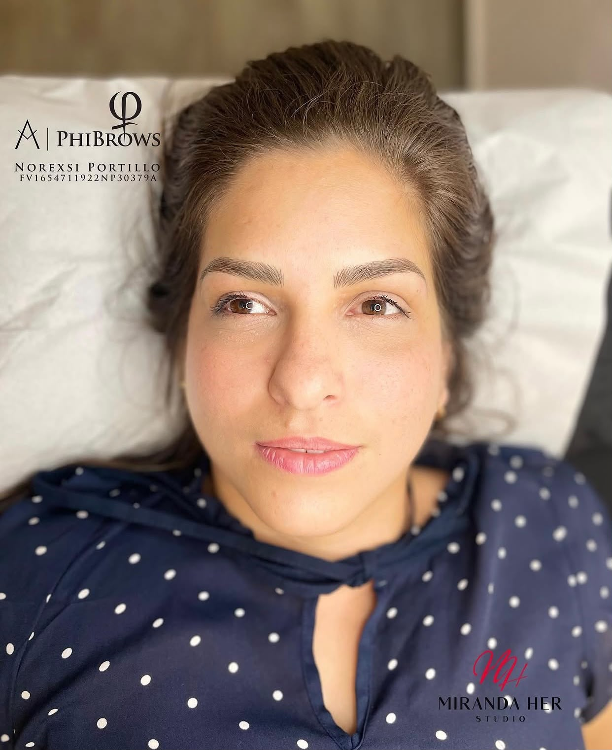 El resultado de nuestro trabajo de microblading en la misma clienta